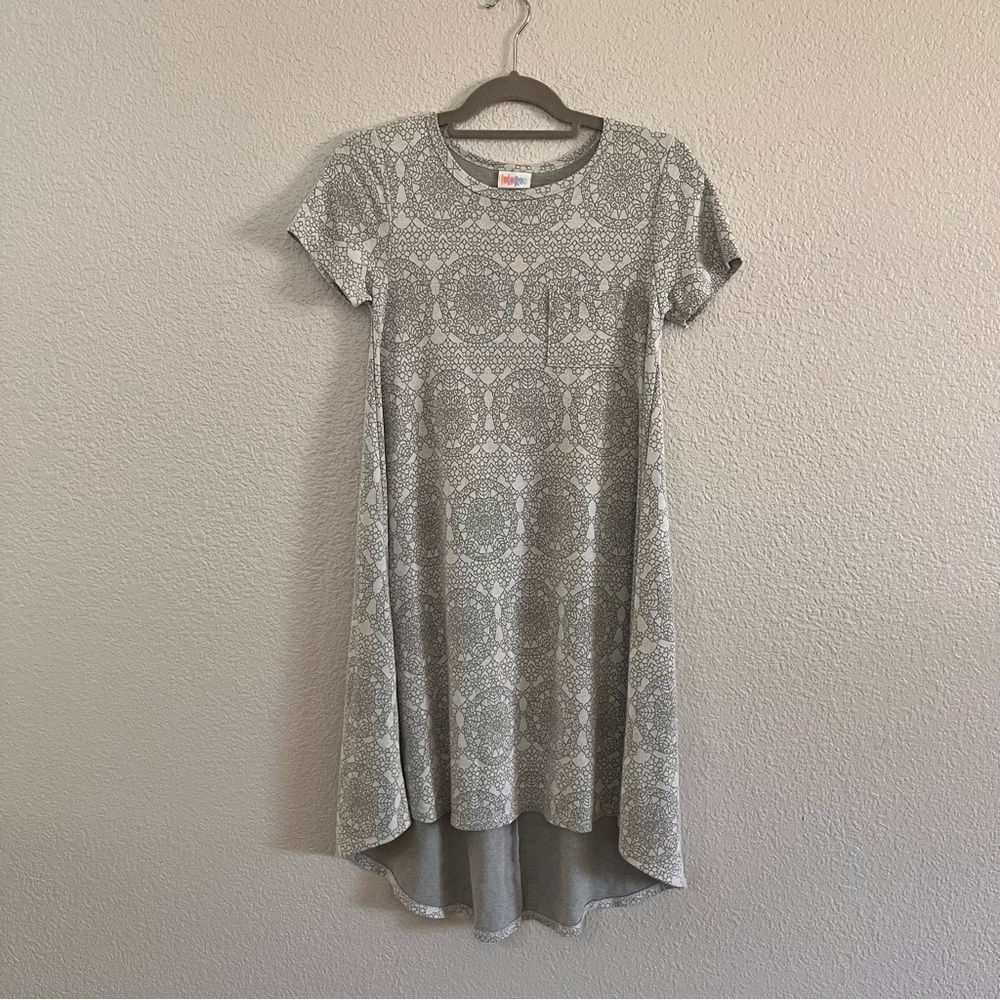 Lularoe XXS grey lace printed crew neck short sleeve Carly high low midi dress